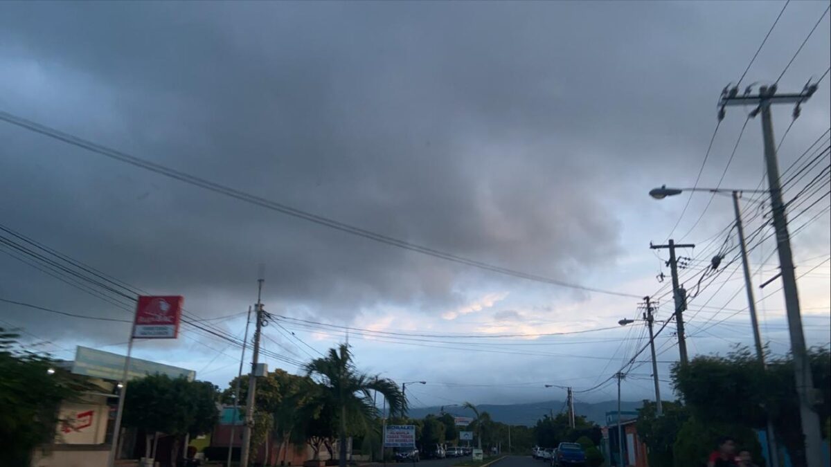 Disturbio tropical ingresará al país a mediados de la semana