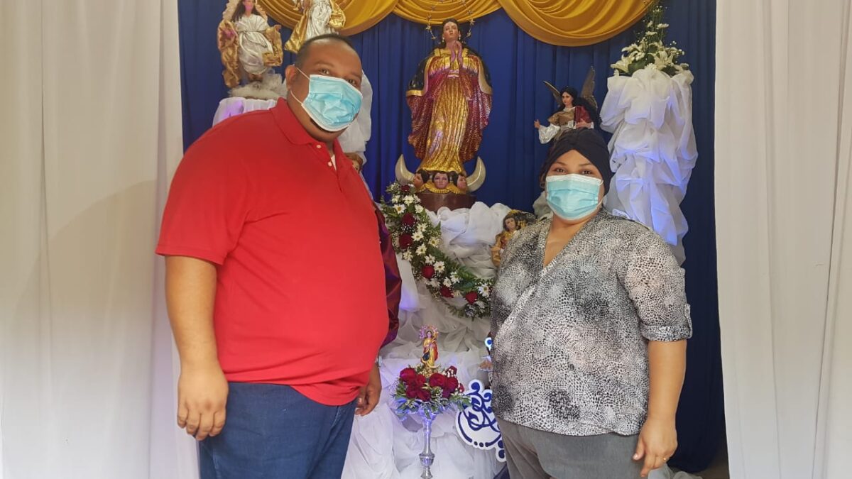 Matrimonio chinandegano celebra a la Asunción de María