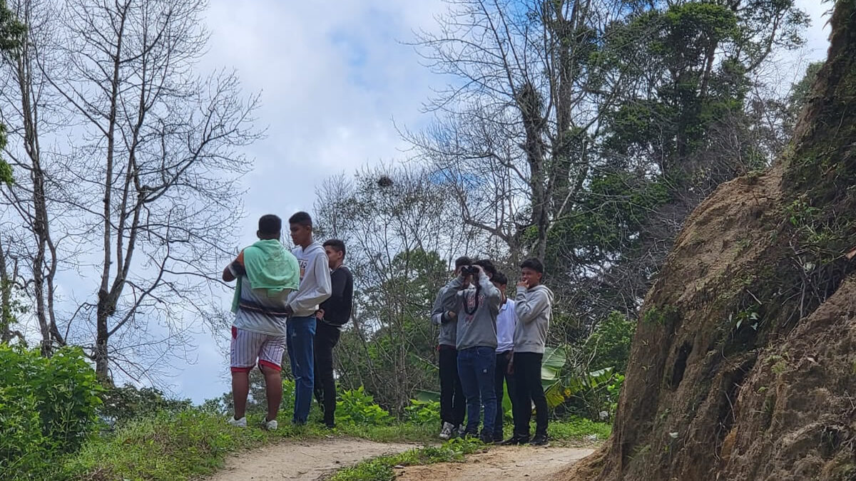 Jóvenes realizan senderismo en Las Cumbres en honor a Rubén Darío